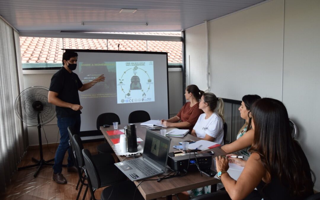 Cozinha Comunitária produz gás de cozinha reaproveitando sobras de alimentos